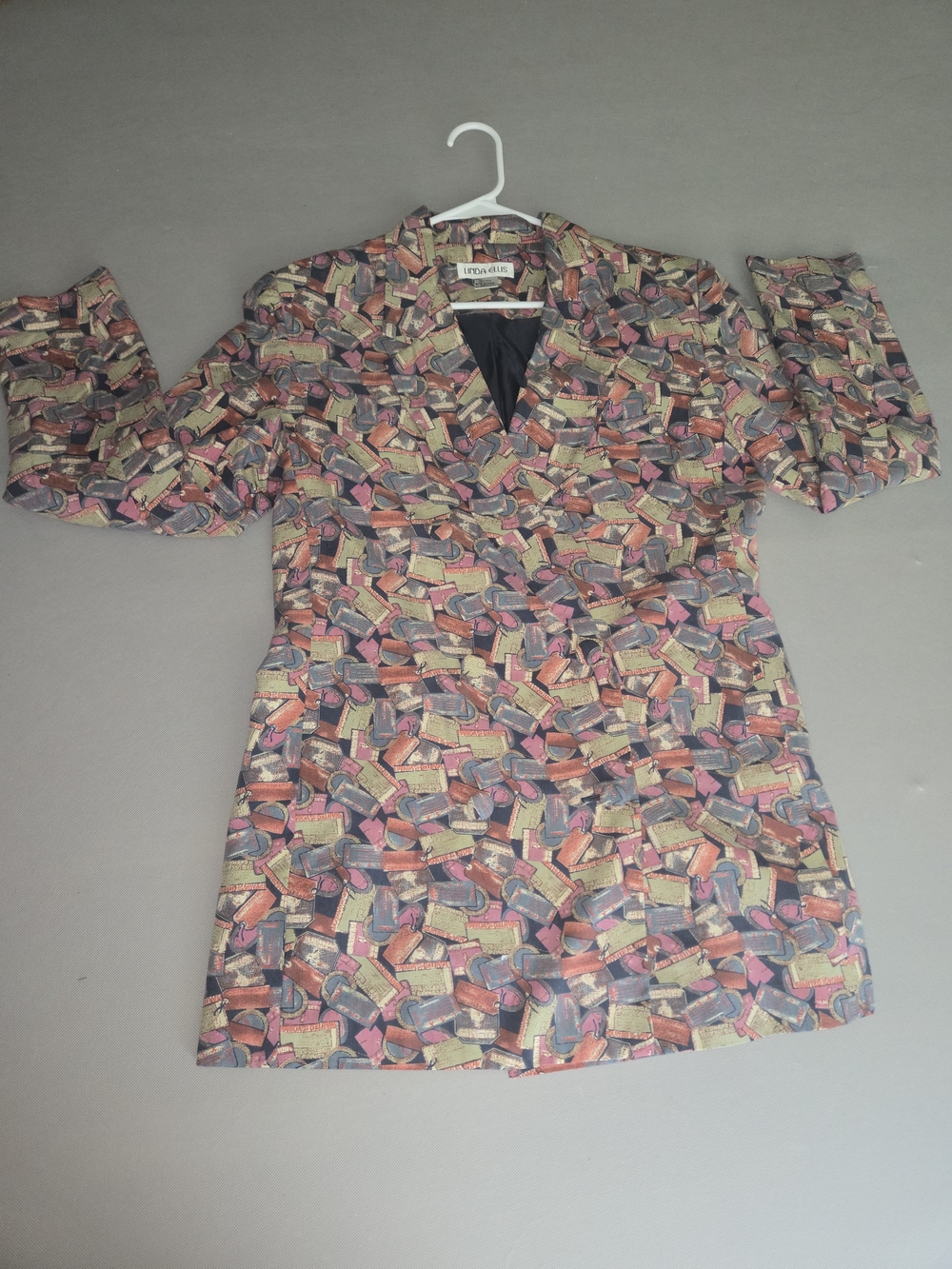 Vintage Linda Ellis 100% Silk Blazer Jacket Size 10 Colorful Abstract Print Care